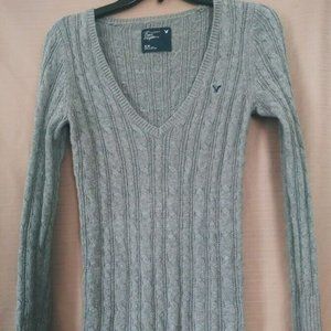 American Eagle light gray long sleeve sweater